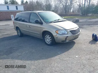 2003 Chrysler Town & Country LXi with VIN 2C8GP54L93R372831, listed as a IAAI auction lot 42132738 with 88,442 mi miles. Bid and sale history available at carsss.com. Image 1.