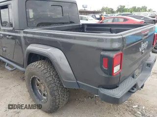 2020 Jeep Gladiator Overland with VIN 1C6HJTFG8LL166086, listed as a IAAI auction lot 42016222 with 102,232 mi miles and . Bid and sale history available at DreamBid. Image 3.