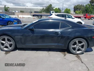 2013 Chevrolet Camaro LT z VIN 2G1FB1E32D9182026, wystawiony jako IAAI lot #42228559 z przebiegiem 210 159 mil mil oraz . Historia ofert i sprzedaży dostępna na DreamBid. Obrazek 15.