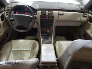 1997 Mercedes-Benz E-Class with VIN WDBJF72F3VA260566, listed as a Copart auction lot 81894314 with 106,208 mi miles and Clean Title. Bid and sale history available at carsss.com. Image 8.