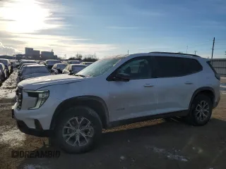 2024 GMC Acadia AWD AT4 z VIN 1GKENPKS7RJ174495, wystawiony jako Copart lot #82187344 z przebiegiem Nie podano mil oraz Szkody całkowita. Historia ofert i sprzedaży dostępna na DreamBid. Obrazek 1.