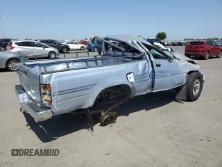 1991 Toyota Pickup DX с VIN JT4RN01P7M0018845, выставлен на аукционе Copart как лот 58569615 с пробегом 275 355 миль миль и Списание • Salvage title. История ставок и продаж доступна на DreamBid. Изображение 3.