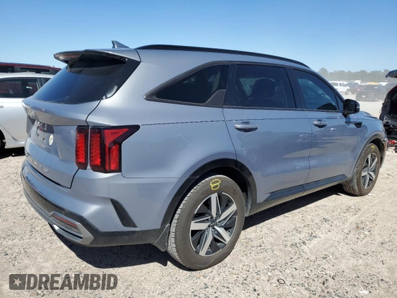 2022 Kia Sorento S with VIN 5XYRL4LC8NG155697, listed as a Copart auction lot 47818135 with 57,788 mi miles and Salvage Title. Bid and sale history available at carsss.com. Image 3.