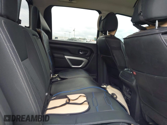 2019 Nissan Titan XD SV with VIN 1N6BA1F46KN514637, listed as a IAAI auction lot 41986617 with 123,872 mi miles. Bid and sale history available at carsss.com. Image 8.