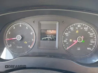 2014 Volkswagen Jetta S z VIN 3VW2K7AJ9EM290131, wystawiony jako IAAI lot #42306644 z przebiegiem 94 013 mil mil oraz . Historia ofert i sprzedaży dostępna na DreamBid. Obrazek 7.
