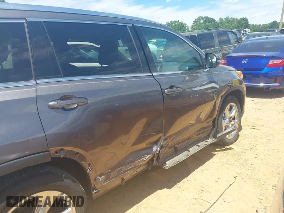 2015 Toyota Highlander Limited with VIN 5TDDKRFH0FS164173, listed as a IAAI auction lot 42323600 with 210,614 mi miles and . Bid and sale history available at DreamBid. Image 18.