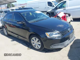 2012 Volkswagen Jetta SE z VIN 3VWDP7AJXCM450363, wystawiony jako IAAI lot #41701457 z przebiegiem 135 830 mil mil oraz . Historia ofert i sprzedaży dostępna na DreamBid. Obrazek 1.