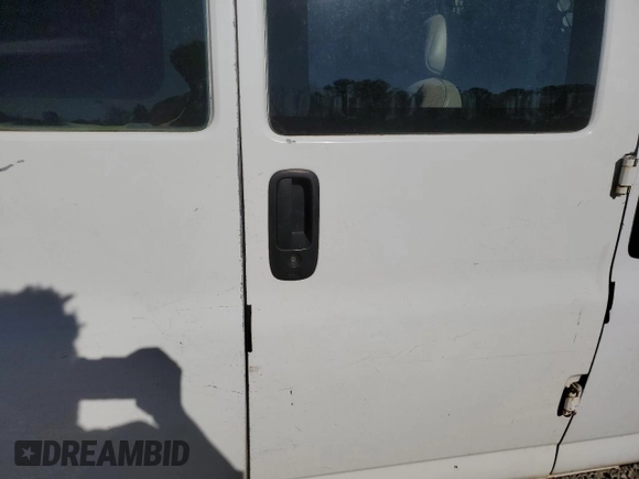 2003 Chevrolet Express Cargo z VIN 1GCFG15X531108386, wystawiony jako Copart lot #50409364 z przebiegiem Nie podano mil oraz Szkoda całkowita • Salvage title. Historia ofert i sprzedaży dostępna na DreamBid. Obrazek 12.
