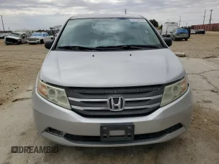 2013 Honda Odyssey LX z VIN 5FNRL5H22DB039777, wystawiony jako Copart lot #59398315 z przebiegiem 228 528 mil mil oraz Czysty tytuł • Clean title. Historia ofert i sprzedaży dostępna na DreamBid. Obrazek 5.