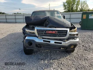 2006 GMC Sierra 3500 DRW SL z VIN 1GTHK33236F115273, wystawiony jako Copart lot #68807084 z przebiegiem 249 002 mil mil oraz Szkody całkowita. Historia ofert i sprzedaży dostępna na DreamBid. Obrazek 5.