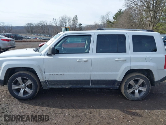 2016 Jeep Patriot Latitude with VIN 1C4NJPFA2GD562612, listed as a IAAI auction lot 41639913 with 120,823 mi miles and . Bid and sale history available at DreamBid. Image 15.