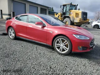 2013 Tesla Model S with VIN 5YJSA1CN9DFP19743, listed as a Copart auction lot 49555255 with 0 mi miles and Salvage Title. Bid and sale history available at carsss.com. Image 4.