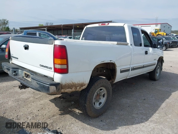 1999 Chevrolet Silverado 2500 LS with VIN 1GCFC29UXXZ178331, listed as a IAAI auction lot 41887908 with 1 mi miles. Bid and sale history available at carsss.com. Image 4.