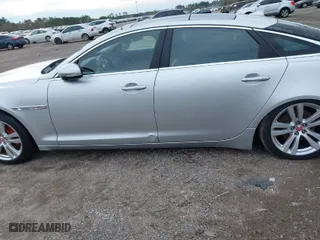 2014 Jaguar XJ with VIN SAJWA2GZ2E8V74309, listed as a IAAI auction lot 40814441 with 1 mi miles. Bid and sale history available at carsss.com. Image 13.