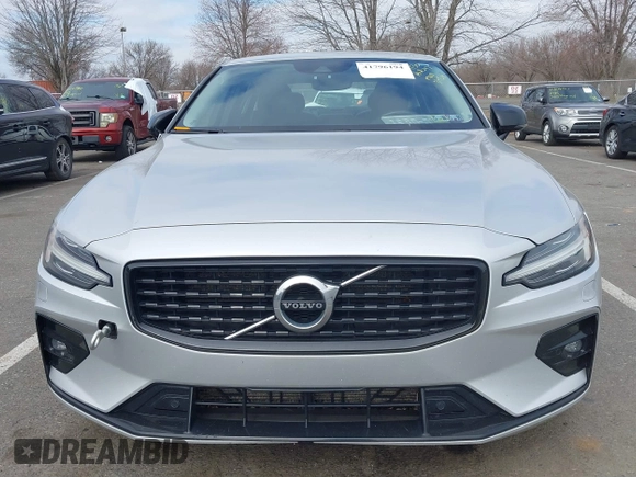 2022 Volvo S60 Momentum with VIN 7JRL12TZ8NG154231, listed as a IAAI auction lot 41796194 with 127,933 mi miles. Bid and sale history available at carsss.com. Image 12.