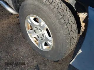 2003 Chevrolet Avalanche z VIN 3GNEK13T53G298810, wystawiony jako IAAI lot #41818384 z przebiegiem 249 898 mil mil oraz . Historia ofert i sprzedaży dostępna na DreamBid. Obrazek 12.