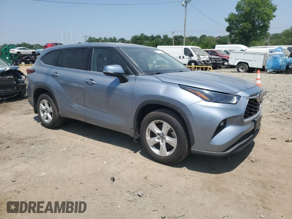 2022 Toyota Highlander LE with VIN 5TDBZRBH3NS175711, listed as a Copart auction lot 58722515 with 43,970 mi miles and Clean title. Bid and sale history available at DreamBid. Image 4.