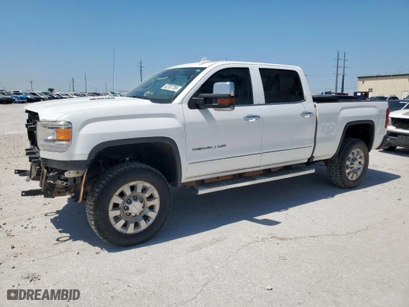 2016 GMC Sierra 2500HD Denali with VIN 1GT12UE86GF202529, listed as a Copart auction lot 52707755 with 197,123 mi miles and Salvage Title. Bid and sale history available at carsss.com. Image 1.