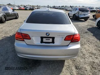 2011 BMW 3 Series 328i z VIN WBAKE5C55BE429684, wystawiony jako Copart lot #49988935 z przebiegiem 108 842 mil mil oraz Szkoda całkowita • Salvage title. Historia ofert i sprzedaży dostępna na DreamBid. Obrazek 6.