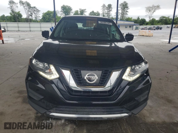 2017 Nissan Rogue S z VIN KNMAT2MT7HP613313, wystawiony jako Copart lot #58286785 z przebiegiem 162 829 mil mil oraz Szkoda całkowita • Salvage title. Historia ofert i sprzedaży dostępna na DreamBid. Obrazek 5.