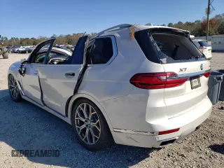 2021 BMW X7 xDrive40i with VIN 5UXCW2C04M9E66889, listed as a Copart auction lot 82988324 with 0 mi miles and Salvage Title. Bid and sale history available at carsss.com. Image 2.