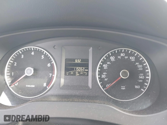2014 Volkswagen Jetta SE z VIN 3VWD17AJ5EM369548, wystawiony jako IAAI lot #42588501 z przebiegiem 115 062 mil mil oraz . Historia ofert i sprzedaży dostępna na DreamBid. Obrazek 7.