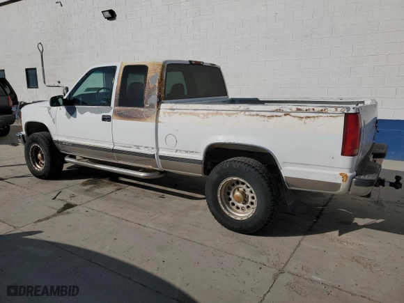 1998 Chevrolet C/K 1500 with VIN 1GCEK19R5WR151461, listed as a Copart auction lot 52817565 with 237,790 mi miles and Clean Title. Bid and sale history available at carsss.com. Image 2.