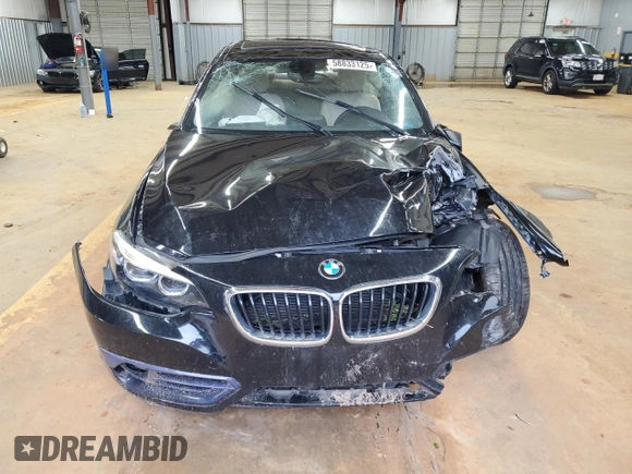 2018 BMW 2 Series 230i xDrive z VIN WBA2J3C5XJVD48455, wystawiony jako Copart lot #58833125 z przebiegiem Nie podano mil oraz Szkoda całkowita • Salvage title. Historia ofert i sprzedaży dostępna na DreamBid. Obrazek 5.