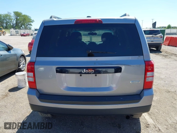 2016 Jeep Patriot Latitude with VIN 1C4NJPFA1GD612920, listed as a IAAI auction lot 42274901 with 187,559 mi miles and . Bid and sale history available at DreamBid. Image 17.