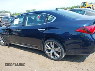 2019 Infiniti Q70 Luxe с VIN JN1BY1PR9KM725249, выставлен на аукционе IAAI как лот 42541363 с пробегом 40 201 миль миль и . История ставок и продаж доступна на DreamBid. Изображение 14.