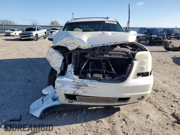 2011 GMC Yukon XL Denali with VIN 1GKS1MEF3BR175081, listed as a Copart auction lot 81245104 with 0 mi miles and Salvage Title. Bid and sale history available at carsss.com. Image 5.