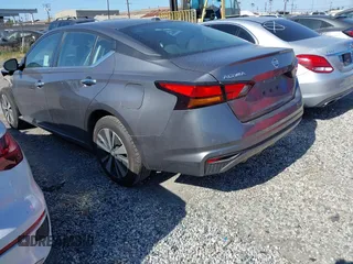 2022 Nissan Altima SV with VIN 1N4BL4DVXNN337482, listed as a IAAI auction lot 41803792 with 56,937 mi miles and . Bid and sale history available at carsss.com. Image 3.