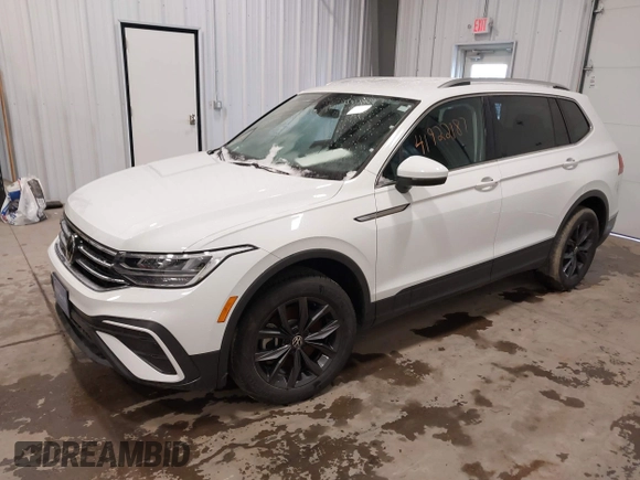 2024 Volkswagen Tiguan SE с VIN 3VV2B7AX0RM035320, выставлен на аукционе IAAI как лот 41922187 с пробегом 28 153 миль миль и . История ставок и продаж доступна на DreamBid. Изображение 16.