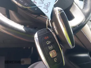 2017 Lincoln MKC Select с VIN 5LMCJ2C98HUL47749, выставлен на аукционе IAAI как лот 42515468 с пробегом 147 459 миль миль и . История ставок и продаж доступна на DreamBid. Изображение 11.
