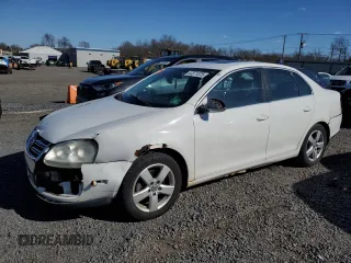2009 Volkswagen Jetta Sedan SE with VIN 3VWRZ71K39M124969, listed as a Copart auction lot 47371375 with 173,506 mi miles and Salvage Title. Bid and sale history available at carsss.com. Image 1.