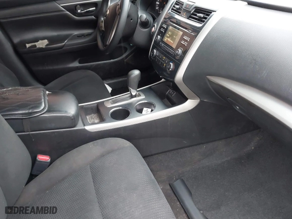 2015 Nissan Altima 2.5 with VIN 1N4AL3AP8FC262824, listed as a IAAI auction lot 41684970 with 134,000 mi miles. Bid and sale history available at carsss.com. Image 5.