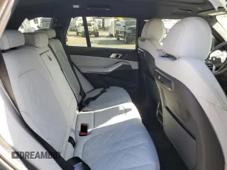 2025 BMW X5 sDrive40i with VIN 5UX13EU04S9W39305, listed as a Copart auction lot 43822695 with 0 mi miles and Salvage Title. Bid and sale history available at carsss.com. Image 11.