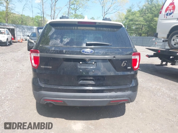 2016 Ford Police Interceptor Utility z VIN 1FM5K8AR3GGB36826, wystawiony jako IAAI lot #42177474 z przebiegiem 65 464 mil mil oraz . Historia ofert i sprzedaży dostępna na DreamBid. Obrazek 16.