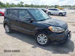 2013 Kia Soul + z VIN KNDJT2A65D7609737, wystawiony jako IAAI lot #42215537 z przebiegiem 177 708 mil mil oraz . Historia ofert i sprzedaży dostępna na DreamBid. Obrazek 1.