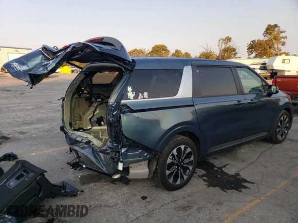 2024 Kia Carnival EX with VIN KNDNC5H37R6420129, listed as a Copart auction lot 74521884 with 8,765 mi miles and Salvage Title. Bid and sale history available at carsss.com. Image 3.