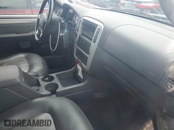 2002 Mercury Mountaineer z VIN 4M2DU86W02UJ22573, wystawiony jako Copart lot #83585694 z przebiegiem Nie podano mil oraz Szkody całkowita. Historia ofert i sprzedaży dostępna na DreamBid. Obrazek 8.