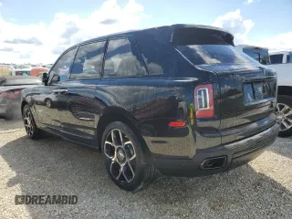 2024 Rolls-Royce Cullinan Black Badge z VIN SLATV8C02RU225252, wystawiony jako Copart lot #78709474 z przebiegiem 1479 mil mil oraz Nie do naprawy. Historia ofert i sprzedaży dostępna na DreamBid. Obrazek 2.