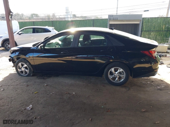 2021 Hyundai Elantra SE with VIN KMHLL4AG5MU195451, listed as a IAAI auction lot 41099908 with 20,388 mi miles. Bid and sale history available at carsss.com. Image 15.