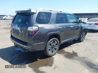2017 Toyota 4Runner SR5 z VIN JTEBU5JR6H5417298, wystawiony jako IAAI lot #42464895 z przebiegiem 144 266 mil mil oraz . Historia ofert i sprzedaży dostępna na DreamBid. Obrazek 4.