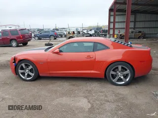 2012 Chevrolet Camaro 1LT z VIN 2G1FB1E36C9205287, wystawiony jako IAAI lot #42076941 z przebiegiem 86 155 mil mil oraz . Historia ofert i sprzedaży dostępna na DreamBid. Obrazek 15.