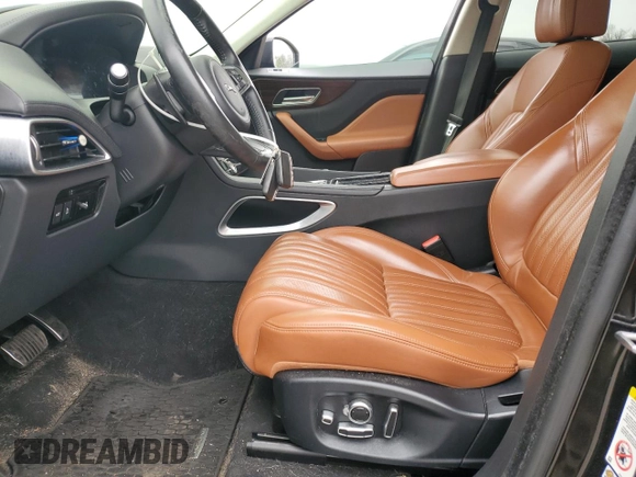 2019 Jaguar F-Pace 30t Portfolio z VIN SADCN2GX7KA365936, wystawiony jako Copart lot #58727155 z przebiegiem 71 697 mil mil oraz Szkoda całkowita • Salvage title. Historia ofert i sprzedaży dostępna na DreamBid. Obrazek 7.
