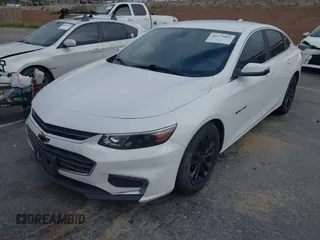 2018 Chevrolet Malibu LT z VIN 1G1ZD5ST8JF124833, wystawiony jako IAAI lot #42175064 z przebiegiem 121 449 mil mil oraz . Historia ofert i sprzedaży dostępna na DreamBid. Obrazek 2.