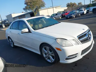 2013 Mercedes-Benz E 350 Luxury z VIN WDDHF5KB2DA741401, wystawiony jako IAAI lot #42605065 z przebiegiem 167 479 mil mil oraz . Historia ofert i sprzedaży dostępna na DreamBid. Obrazek 14.