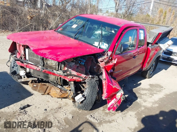 2008 Toyota Tacoma with VIN 5TEUU42N38Z556627, listed as a IAAI auction lot 41649284 with Not Provided miles and . Bid and sale history available at carsss.com. Image 2.