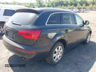2007 Audi Q7 Premium with VIN WA1BY74L57D089303, listed as a IAAI auction lot 42589432 with 177,000 mi miles and . Bid and sale history available at DreamBid. Image 4.